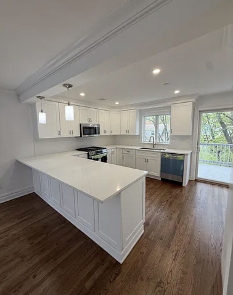 140 Rockwell St #A - Photo 2 of 20