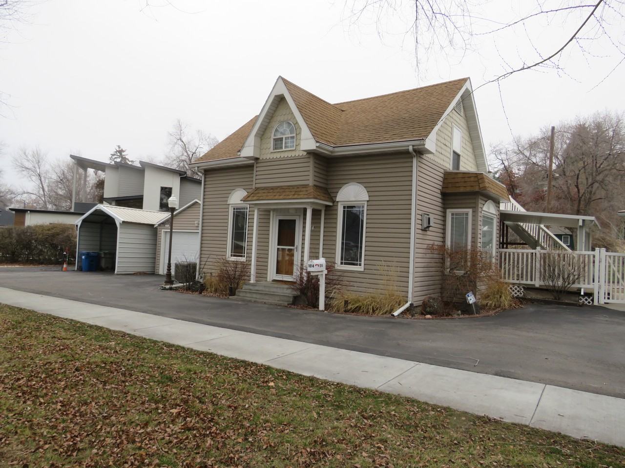 1014 E Franklin St #1 - Photo 2 of 29