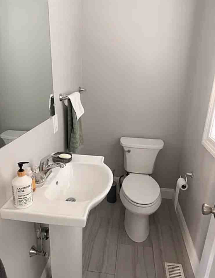 114 Crotona Ave #B - Photo 4 of 16