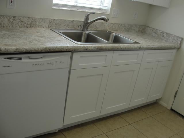 121 E 14th Pl #2 - Photo 4 of 11