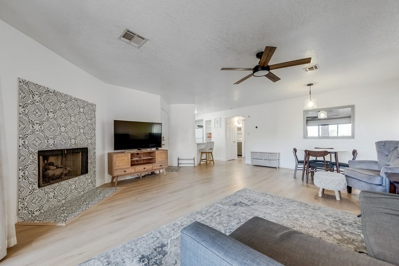 5054 S Rainbow Blvd #105 - Photo 6 of 33