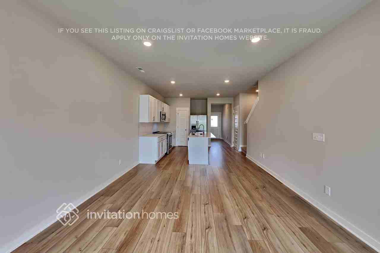 783 Mickelson Way - Photo 5 of 19