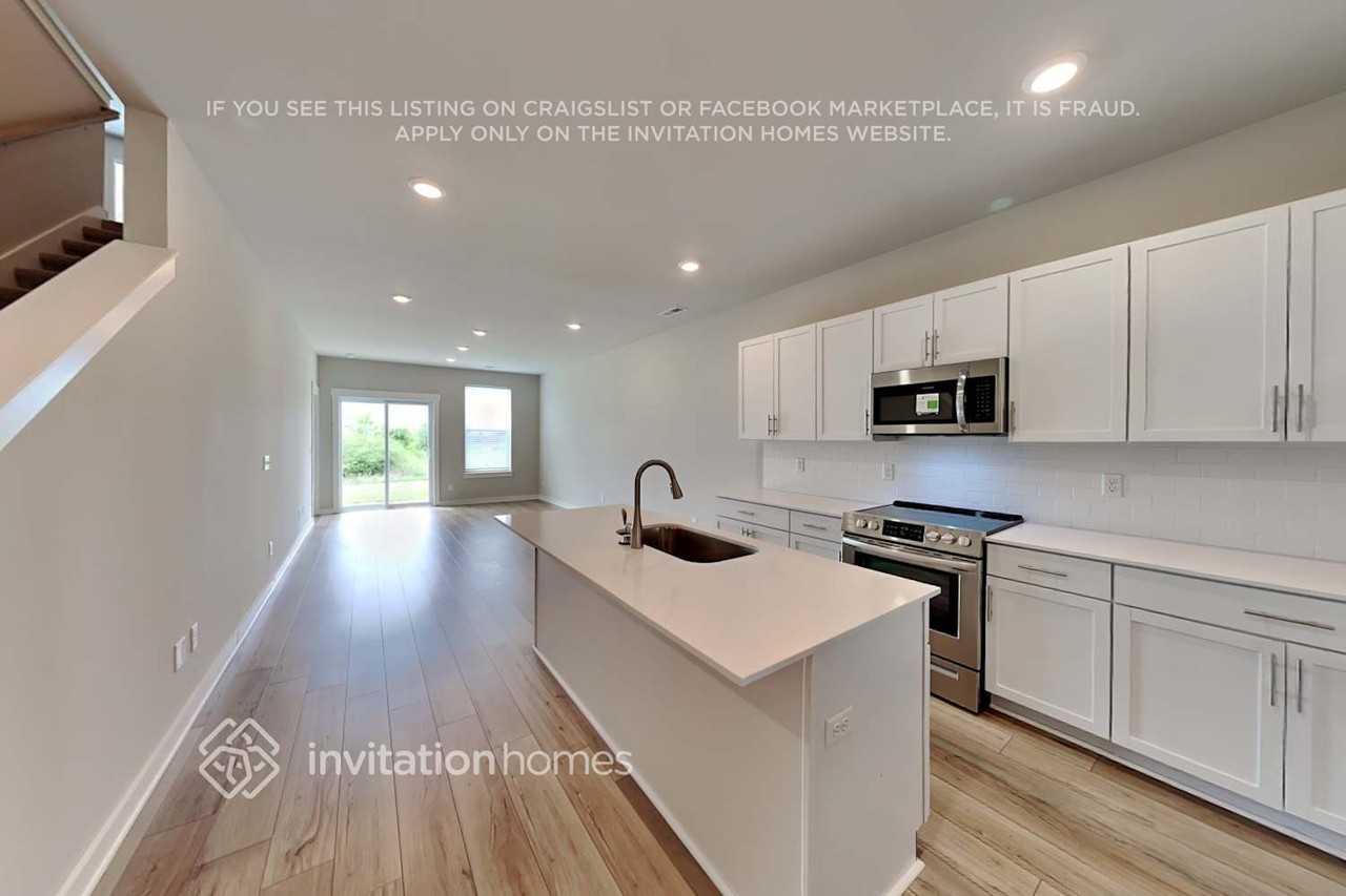 783 Mickelson Way - Photo 7 of 19