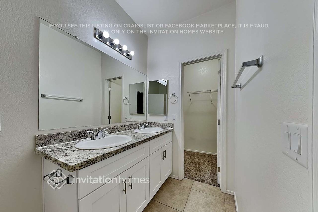 13177 W Calavar Rd - Photo 5 of 18