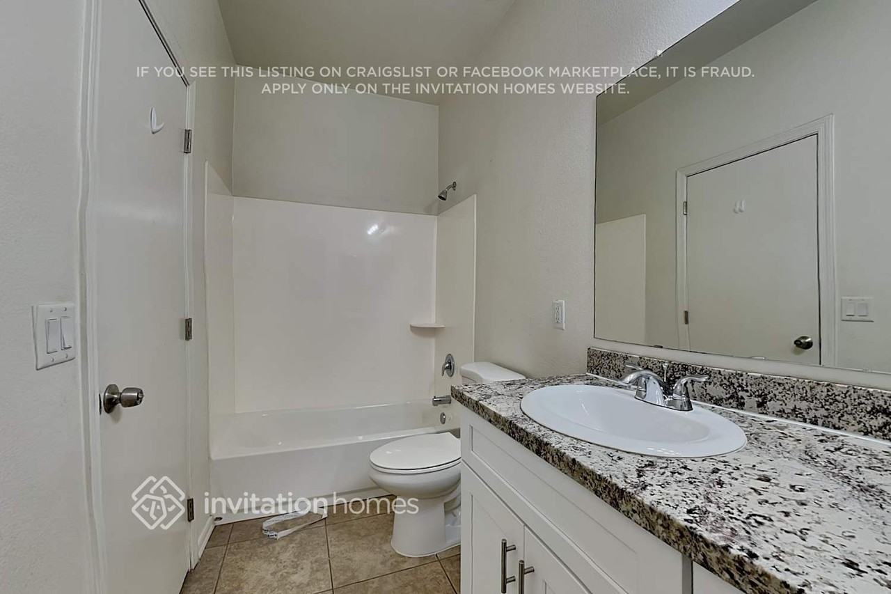 13177 W Calavar Rd - Photo 6 of 18