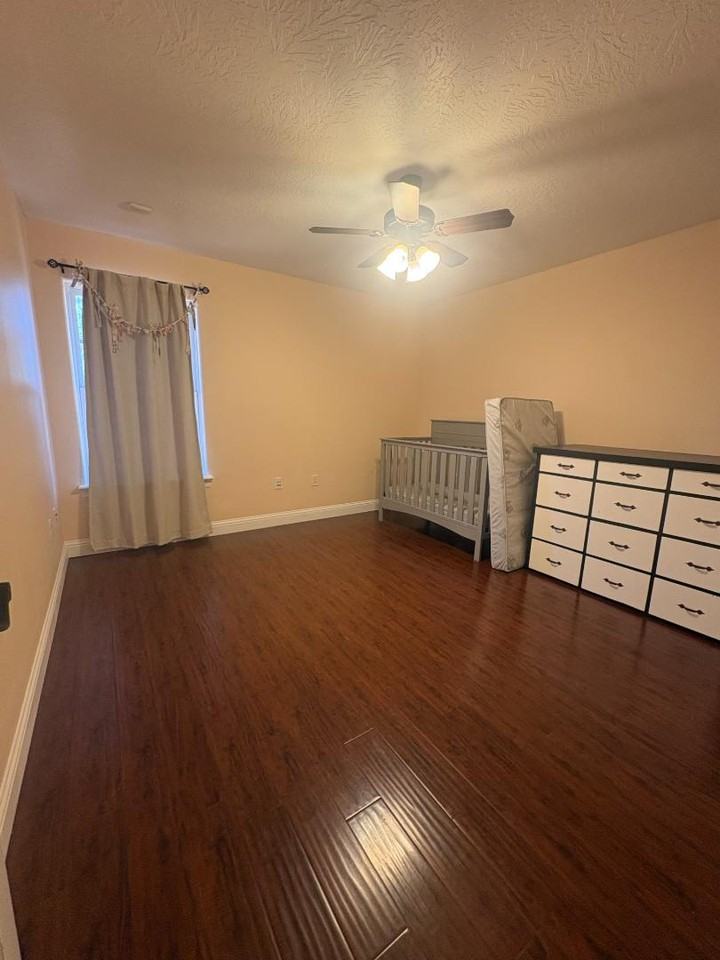 725 Almond Tree Ln - Photo 3 of 20