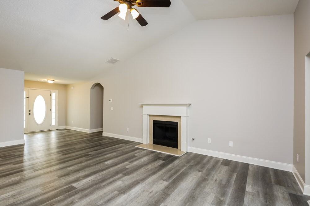 368 Embassy Dr - Photo 3 of 16