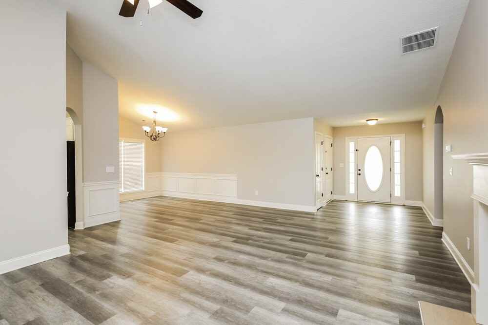 368 Embassy Dr - Photo 4 of 16