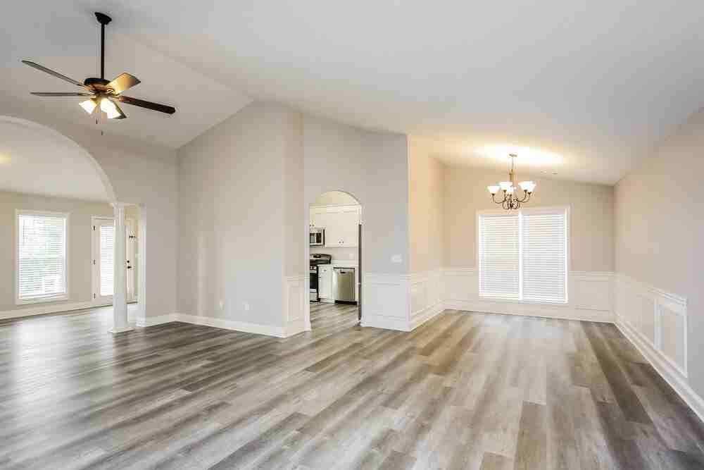 368 Embassy Dr - Photo 5 of 16