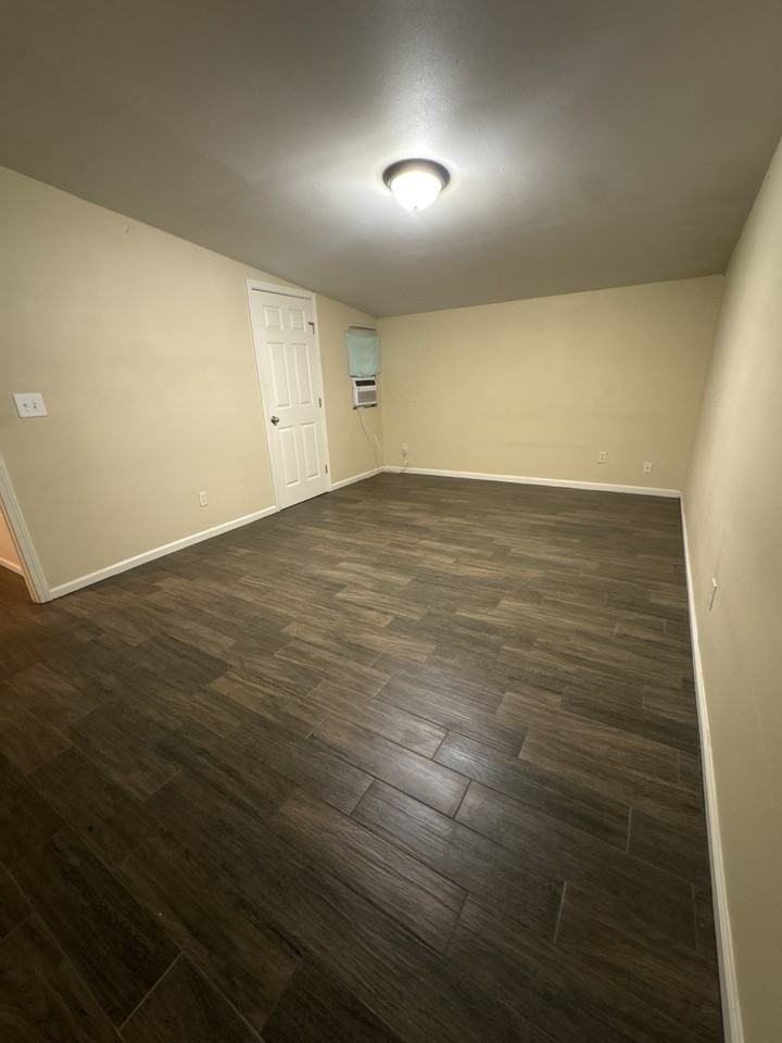 4419 N Hein Rd #3 - Photo 5 of 9