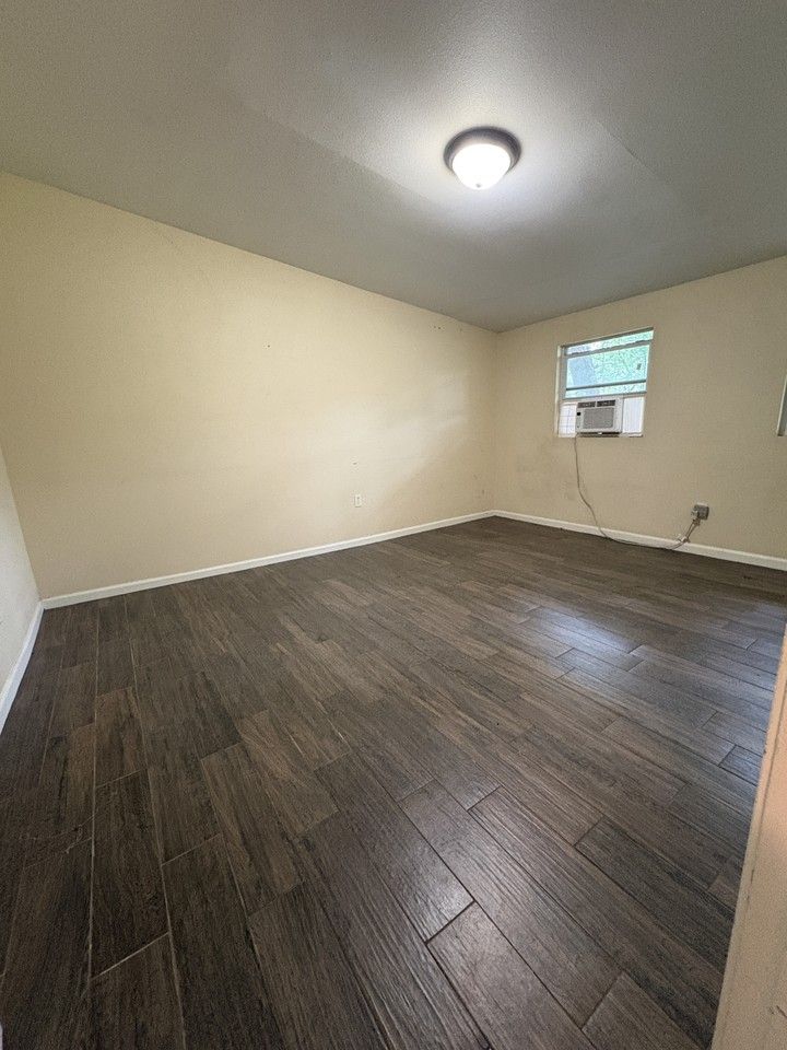 4419 N Hein Rd #3 - Photo 6 of 9
