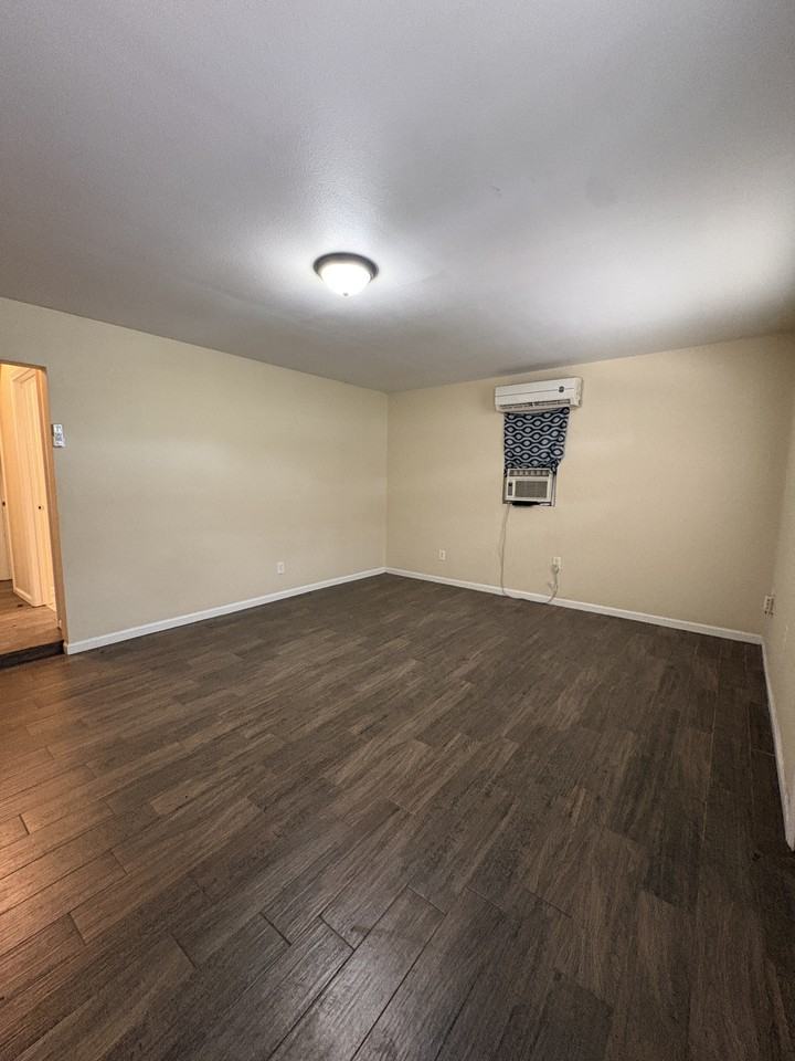 4419 N Hein Rd #3 - Photo 7 of 9
