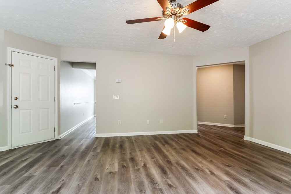1304 Ivey Pointe Dr - Photo 4 of 17
