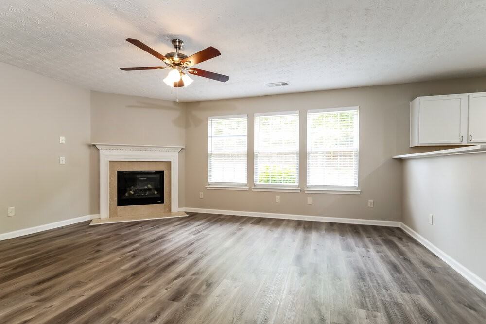 1304 Ivey Pointe Dr - Photo 5 of 17