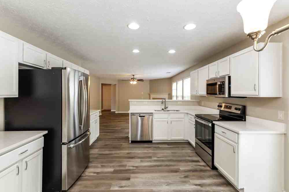 1304 Ivey Pointe Dr - Photo 7 of 17