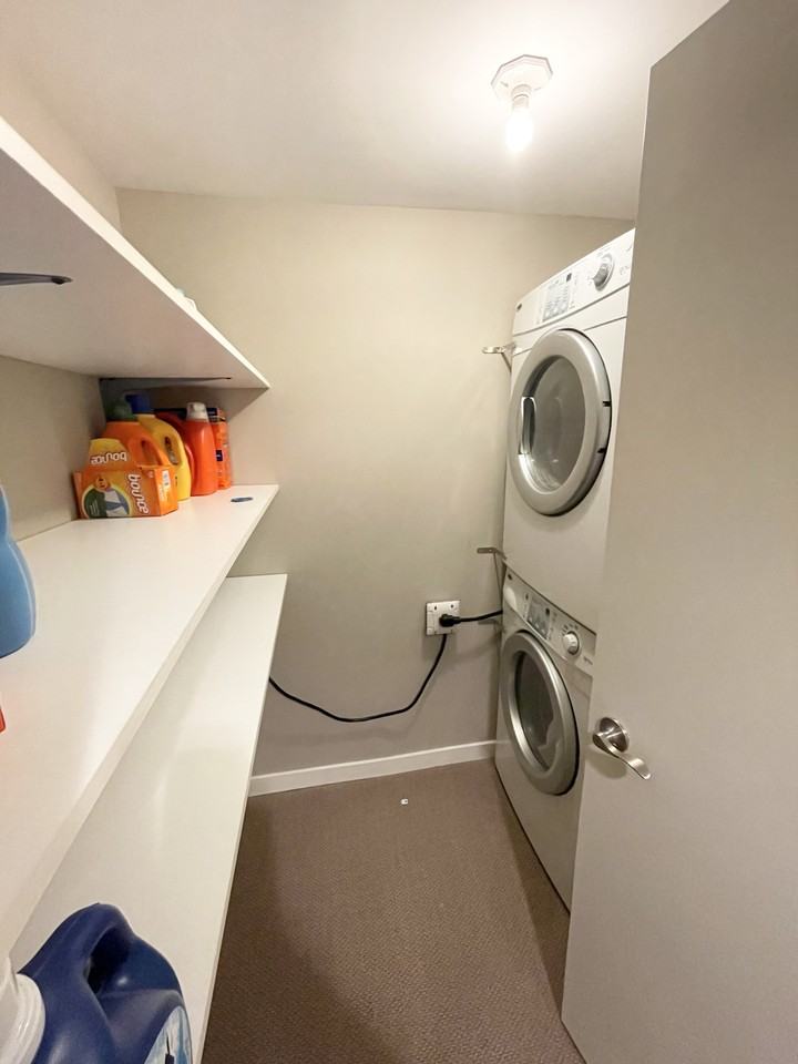195 East 21st Avenue #B - Photo 4 of 10