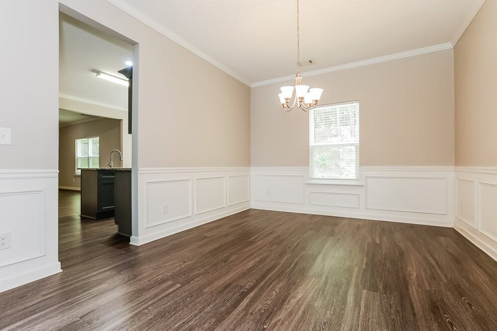 412 Fieldcrest Dr - Photo 5 of 17