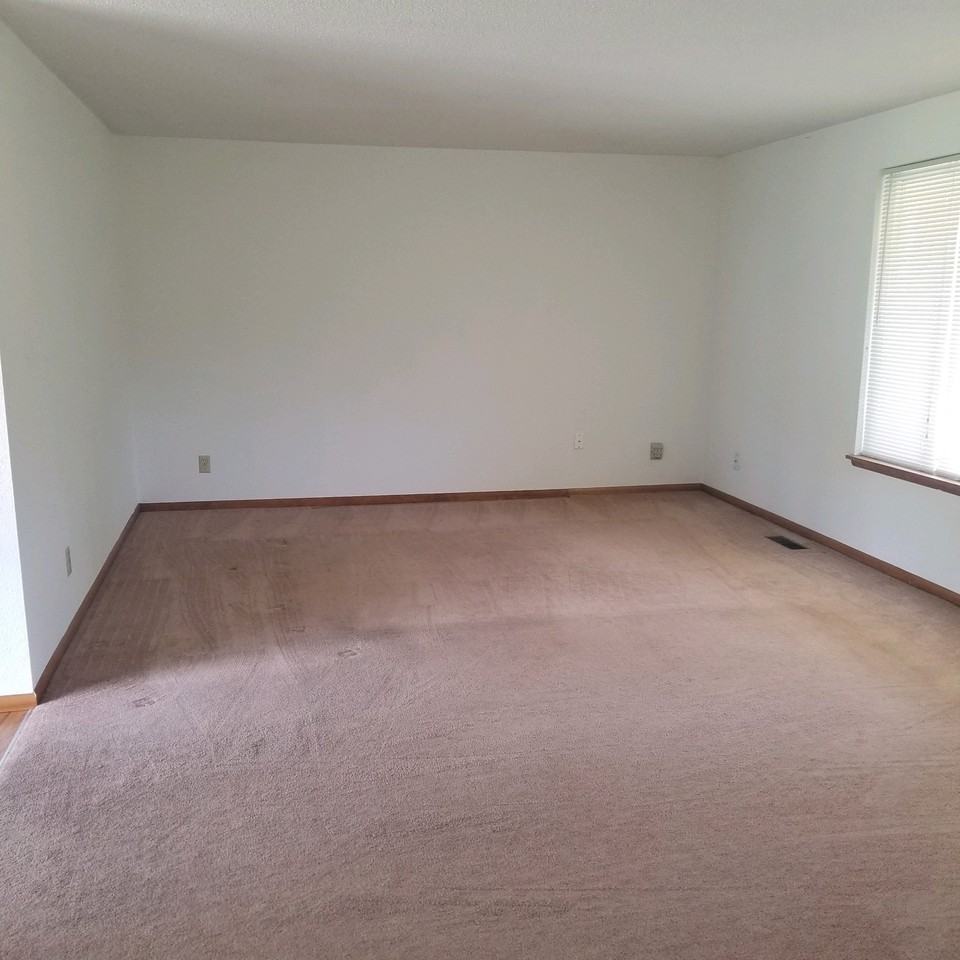 10002 59th Avenue Ct E #1 - Photo 4 of 9