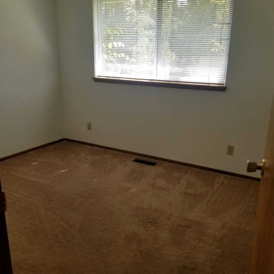 10002 59th Avenue Ct E #1 - Photo 5 of 9
