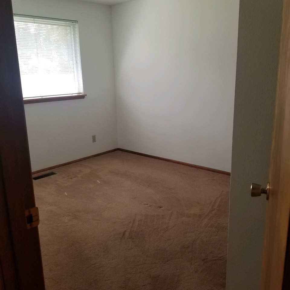 10002 59th Avenue Ct E #1 - Photo 7 of 9