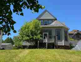 featured image of 1821 E 1st St
