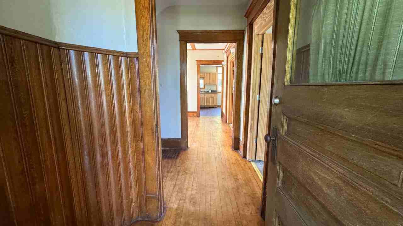 1821 E 1st St - Photo 3 of 29