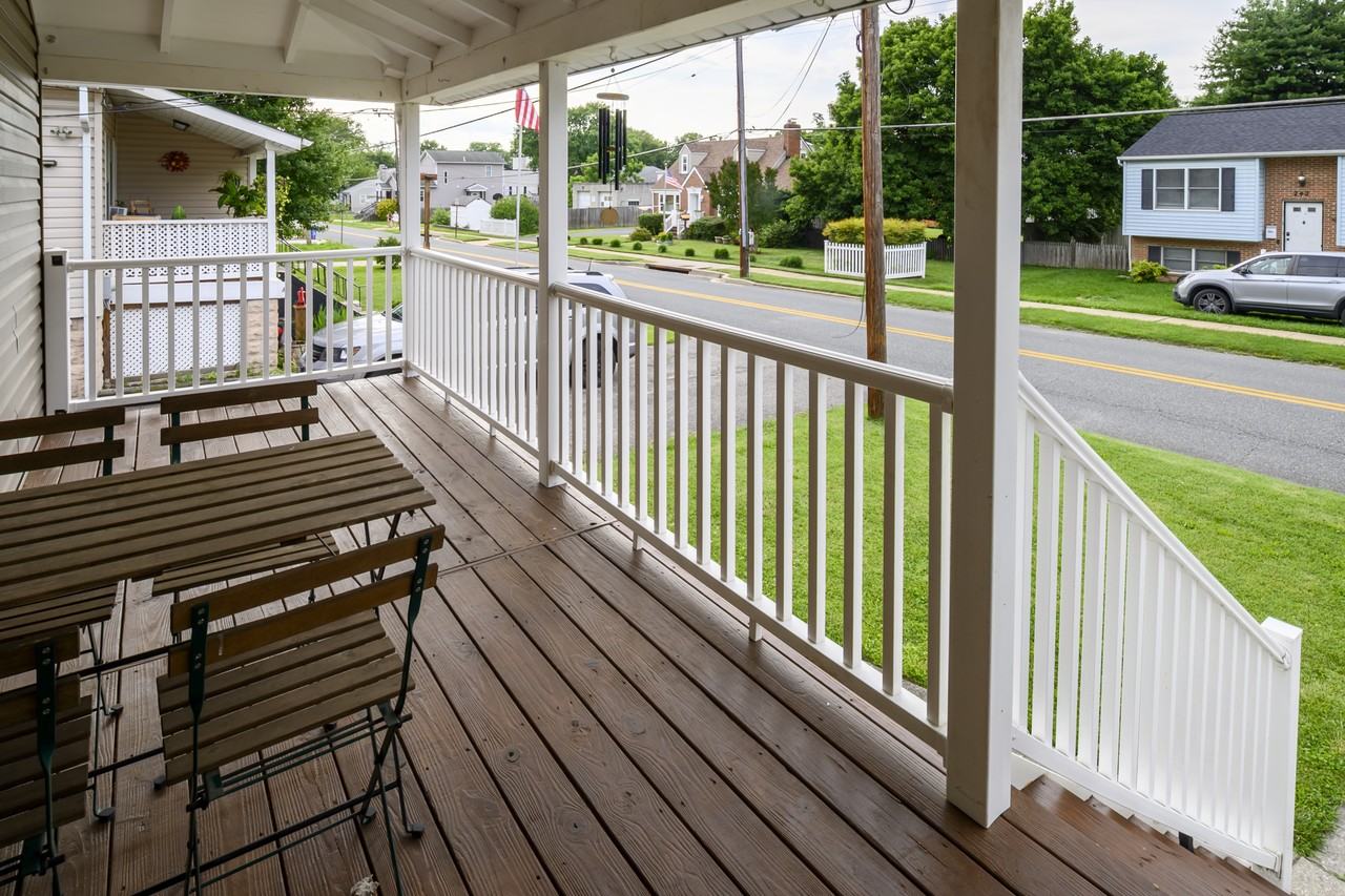 237 3rd Ave - Photo 4 of 29