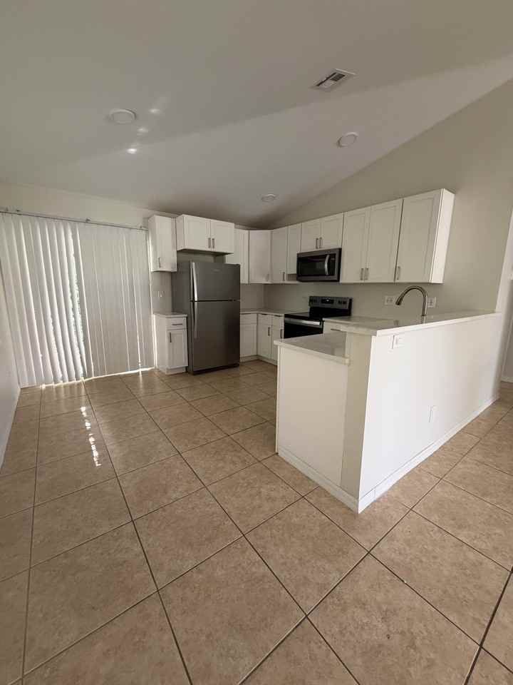 9209 Seville Rd #1 - Photo 5 of 23