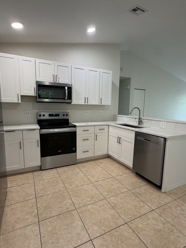 9209 Seville Rd #1 - Photo 7 of 23