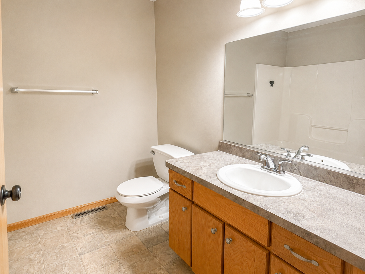 628 Danielson Ct #628 - Photo 4 of 6