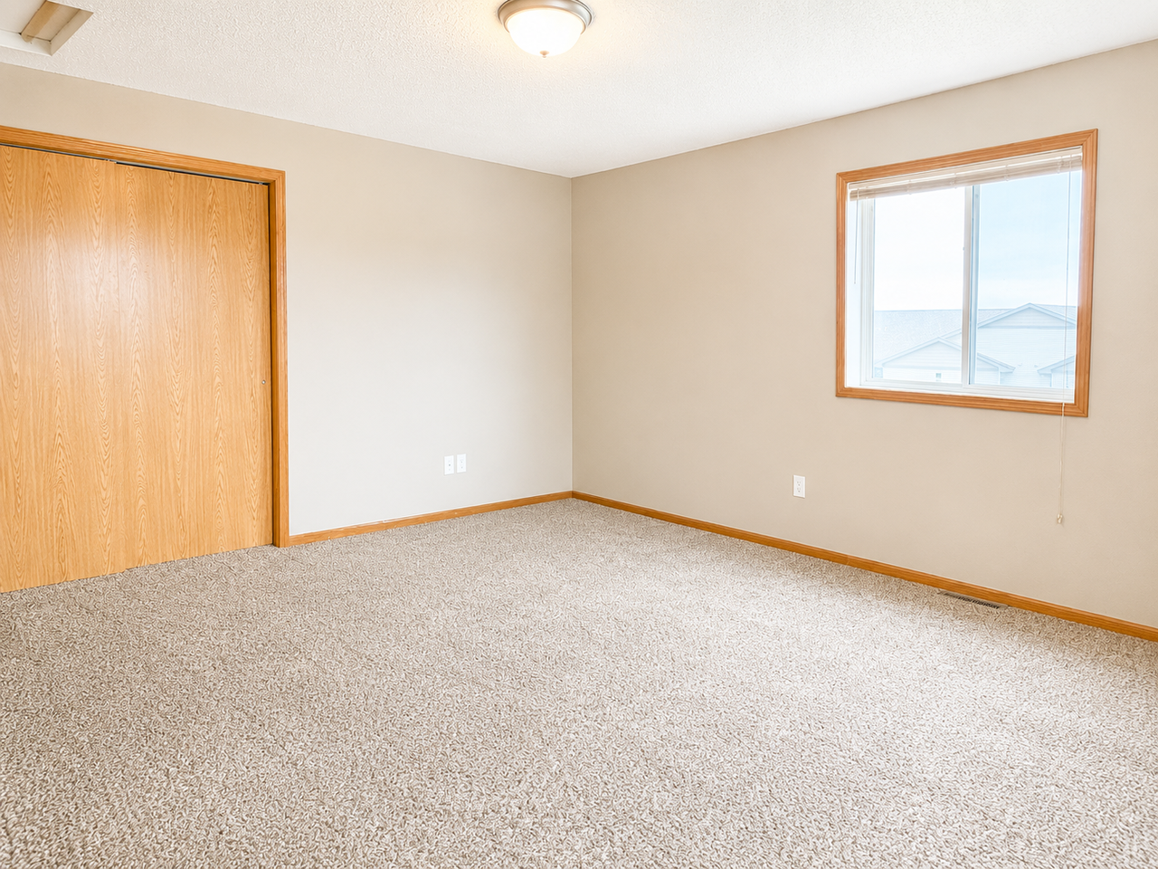 628 Danielson Ct #628 - Photo 5 of 6