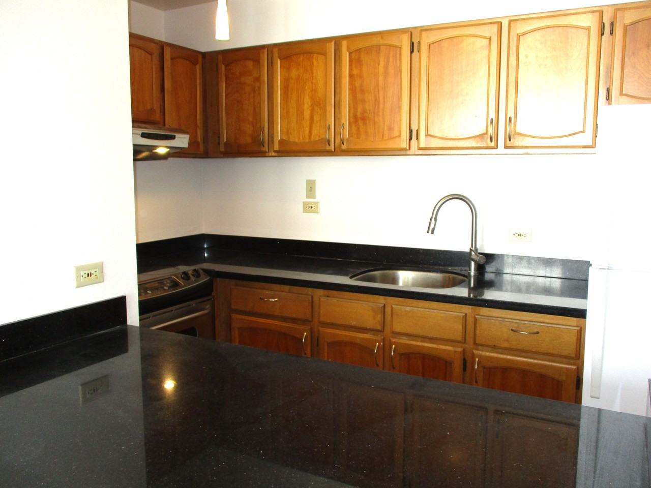 2522 Date St #1 - Photo 6 of 38