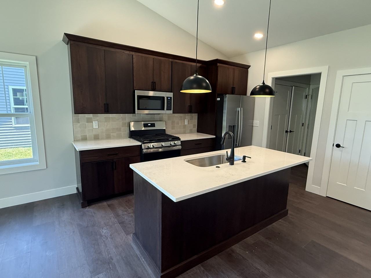 405 E Larmon St #1 - Photo 3 of 14
