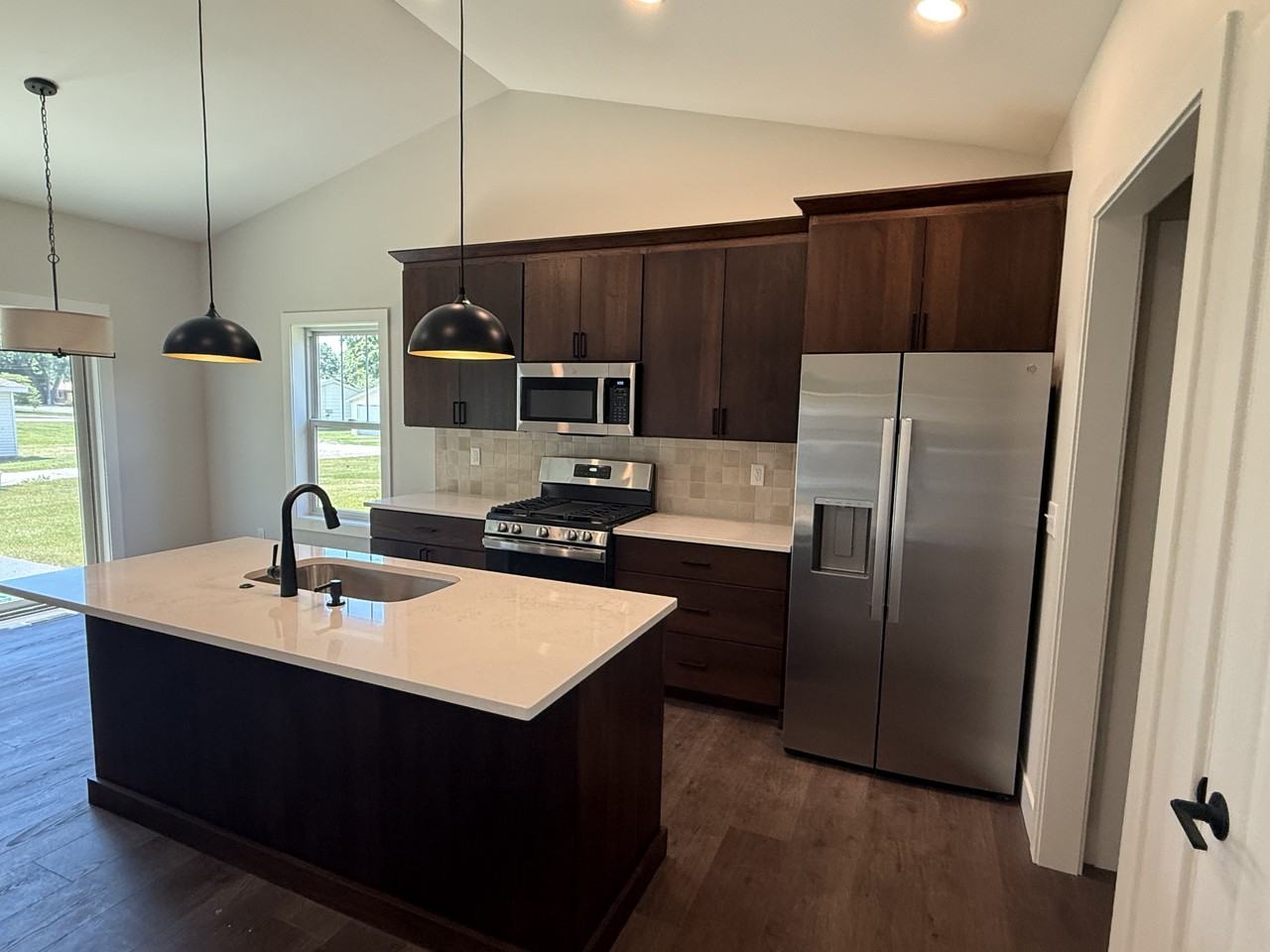 405 E Larmon St #1 - Photo 4 of 14