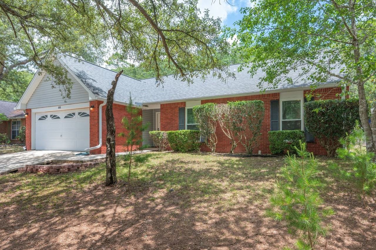 804 Sparkleberry Cv - Photo 2 of 44