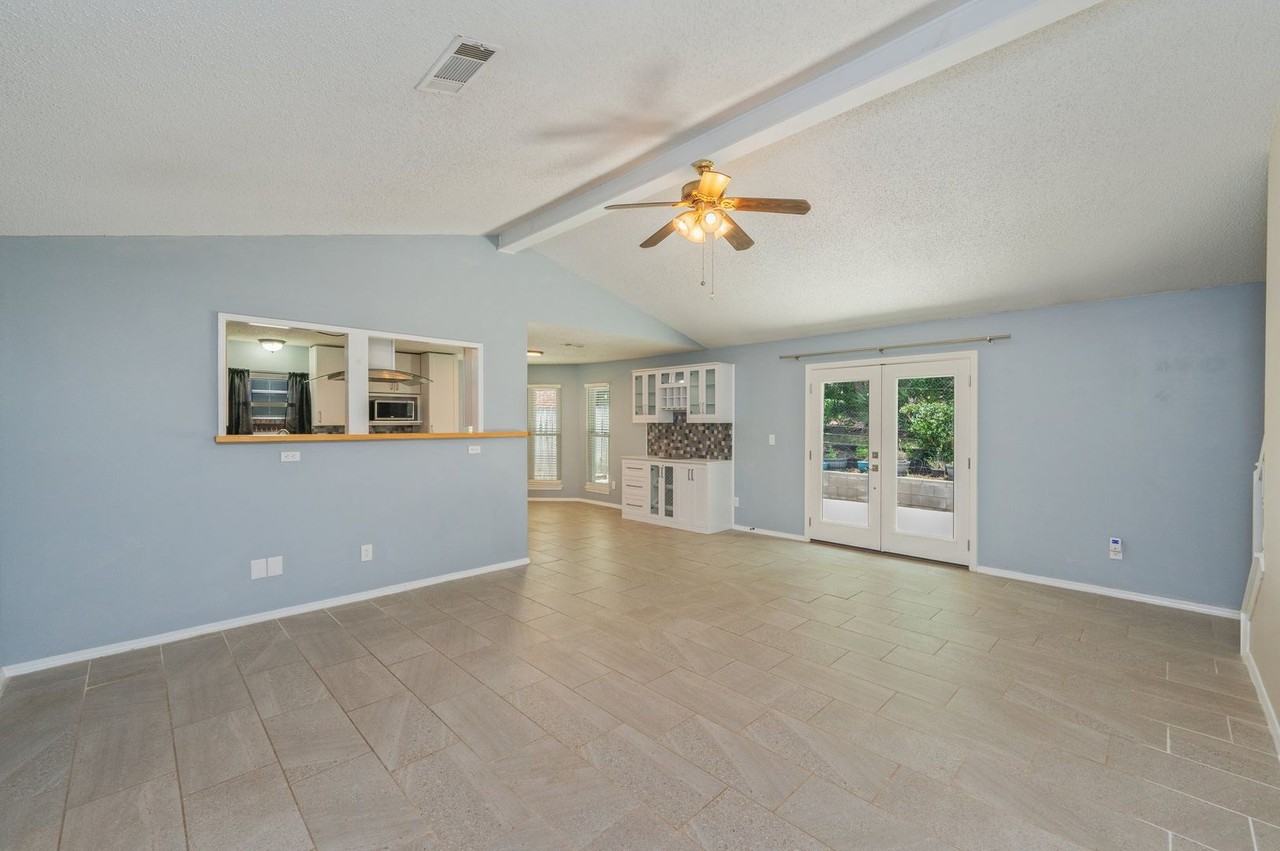 804 Sparkleberry Cv - Photo 6 of 44
