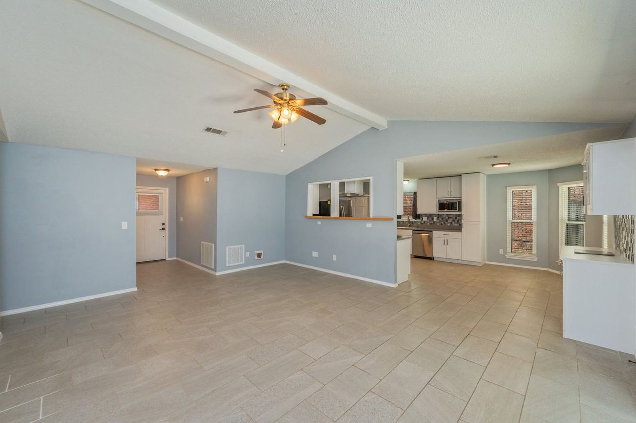 804 Sparkleberry Cv - Photo 7 of 44