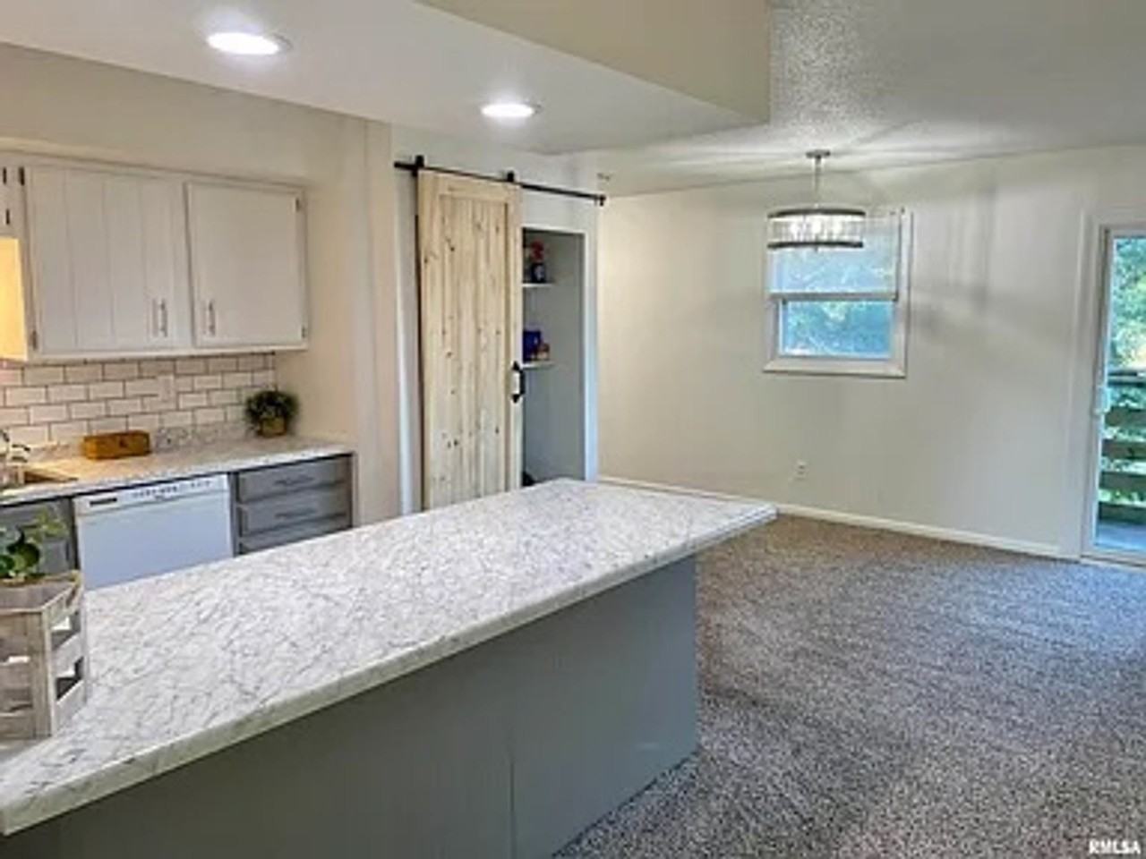 432 Amherst Dr. - Photo 2 of 22