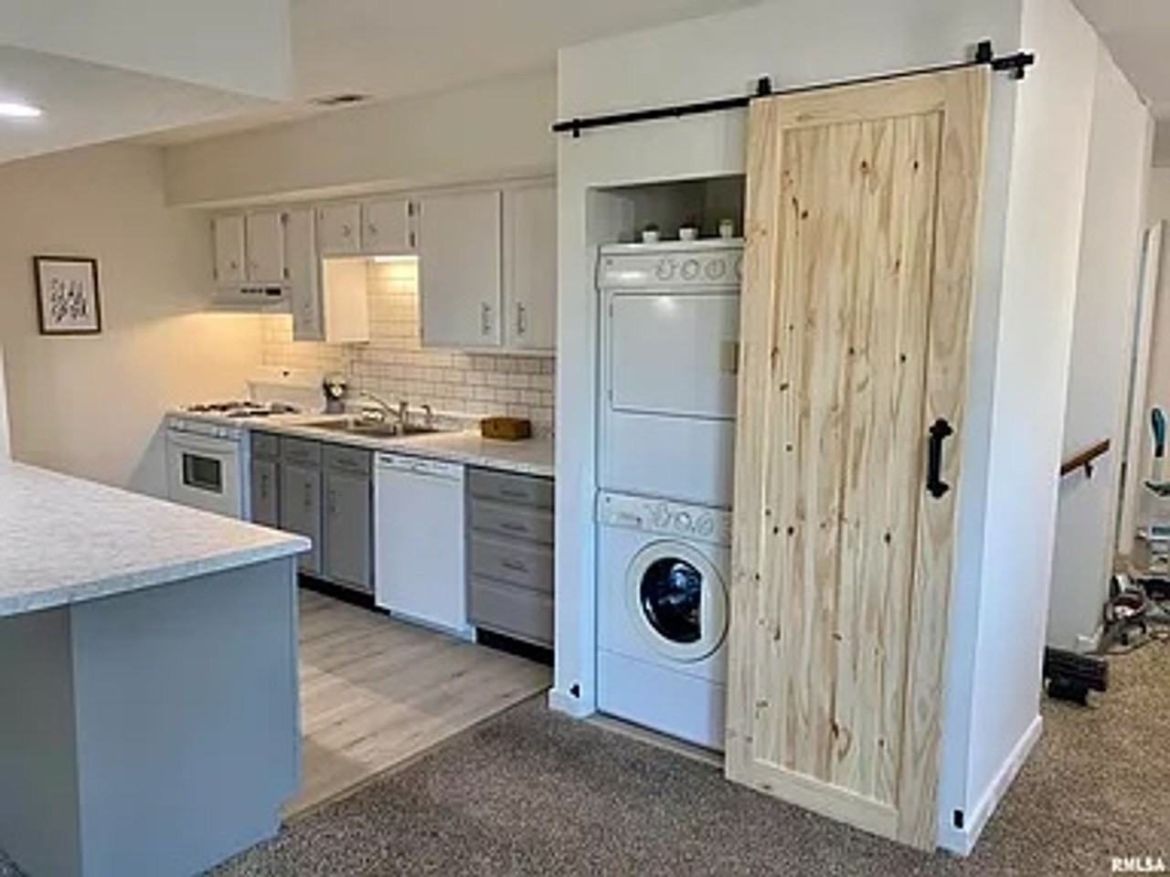 432 Amherst Dr. - Photo 5 of 22