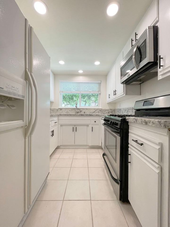 2414 Richmond Way - Photo 7 of 27