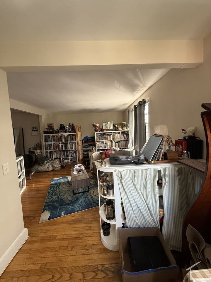 101 Strathmore Rd - Photo 3 of 10