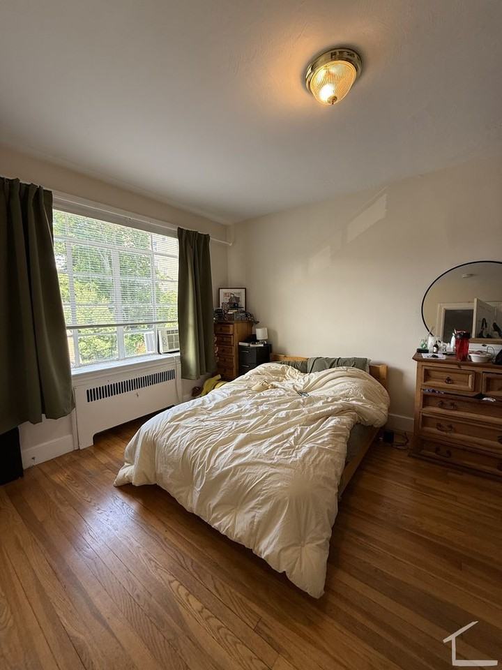 101 Strathmore Rd - Photo 5 of 10