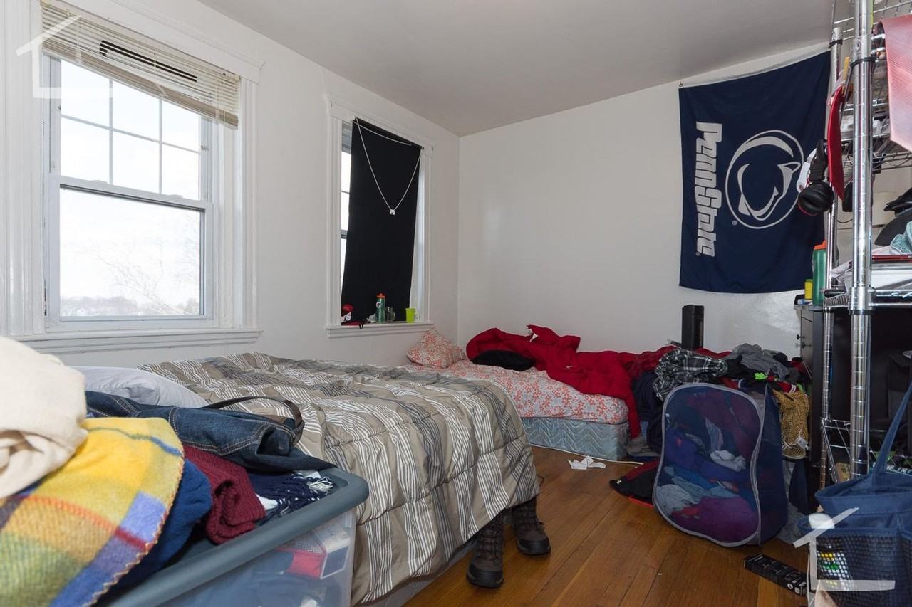2027 Commonwealth Ave - Photo 2 of 5