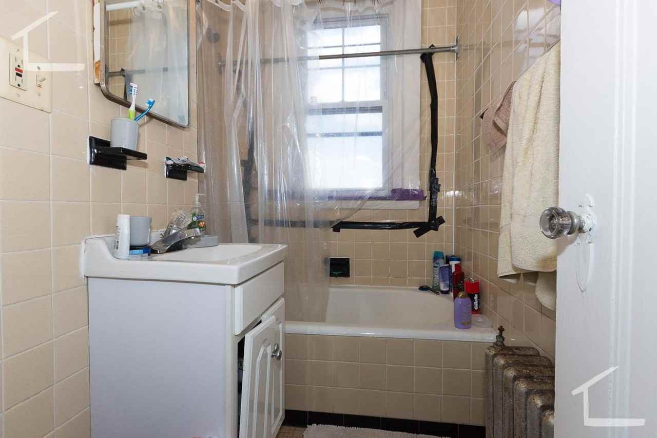 2027 Commonwealth Ave - Photo 5 of 5