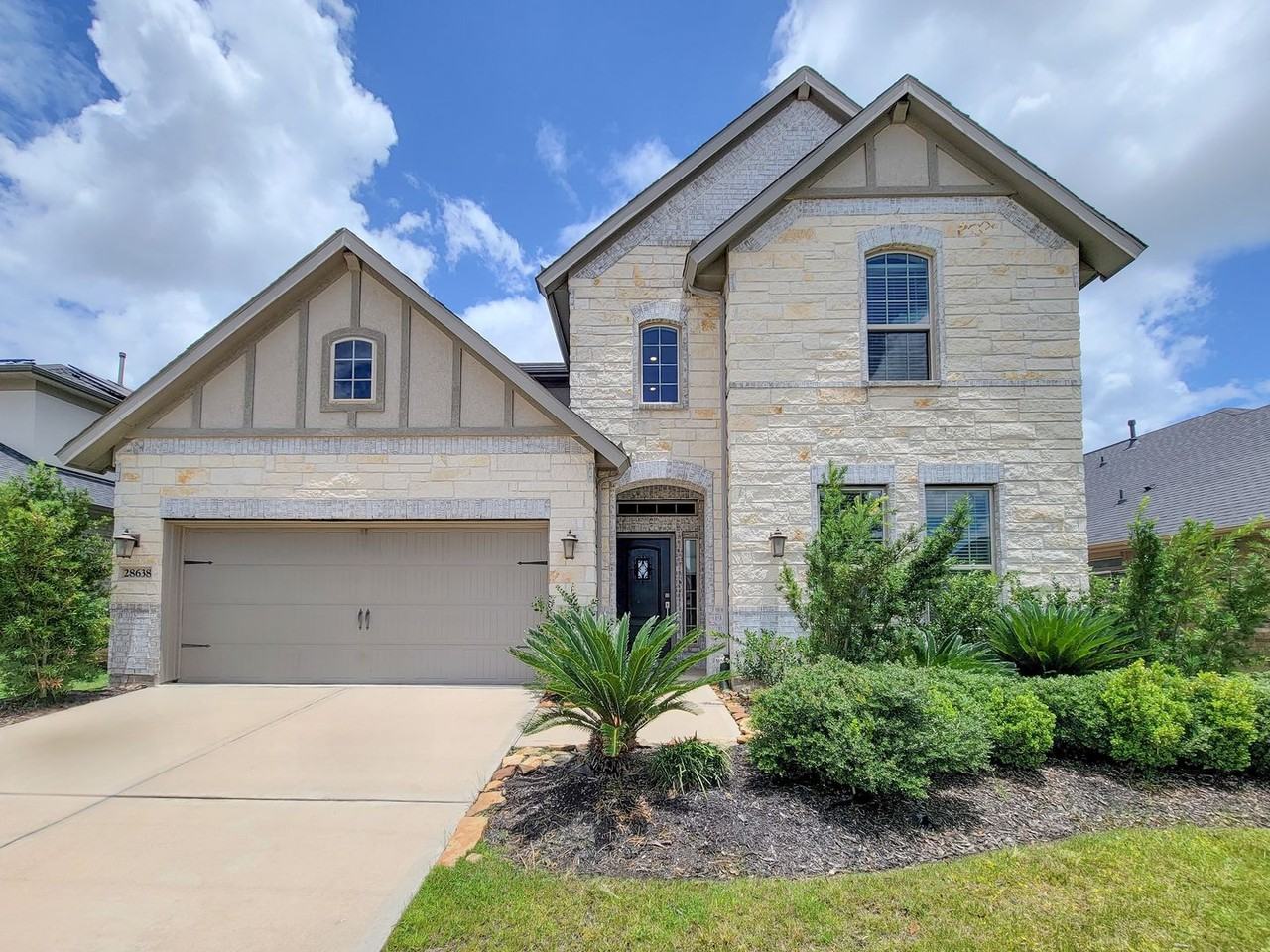 28638 Monarch Cliffs Dr - Photo 2 of 49