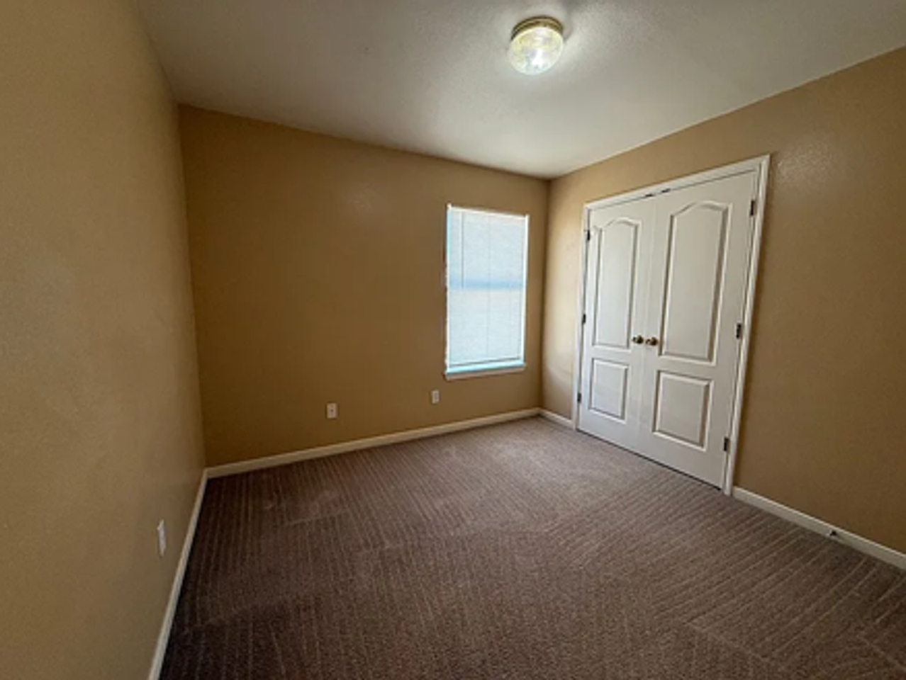 711 Apartments - Photo 7 of 33
