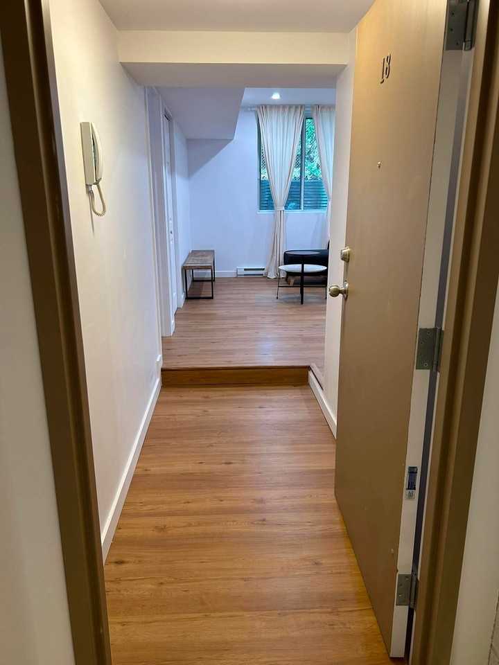 5745 Avenue de Darlington #18 - Photo 2 of 14