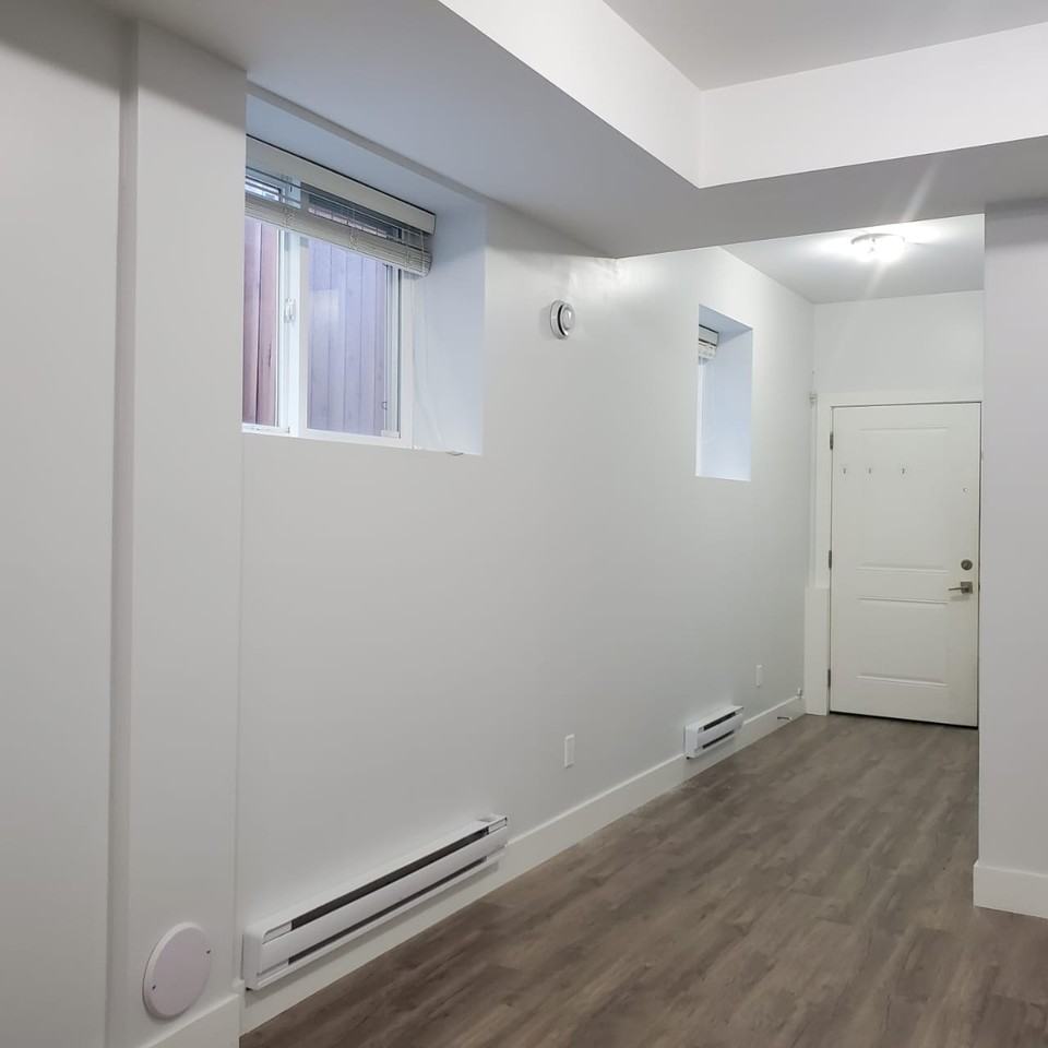 3386 Gislason Avenue - Photo 2 of 19