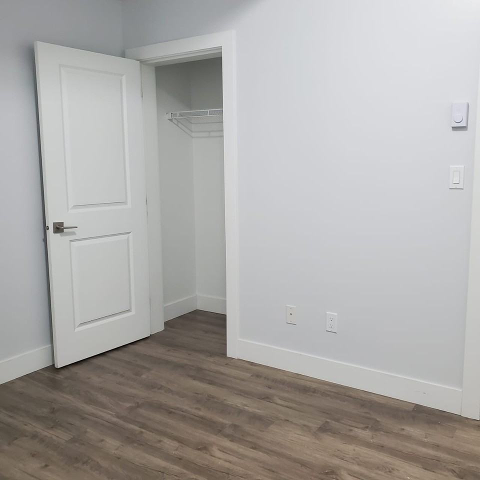 3386 Gislason Avenue - Photo 5 of 19