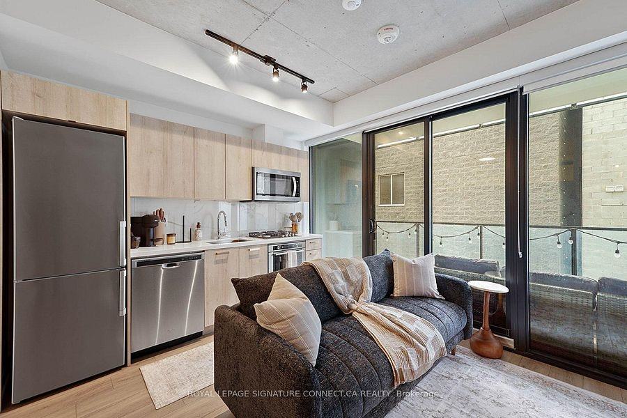 458 Richmond Street West - Photo 7 of 15